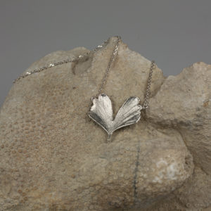 Ginkgoblatt versilbert als Collier (1704006)